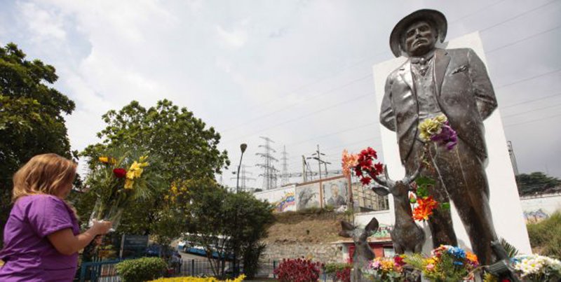 estatua_de_jos_gregorio_hernndez