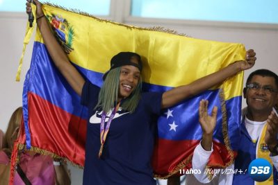 Campeona mundial Yulimar Rojas llegó este domingo a Venezuela