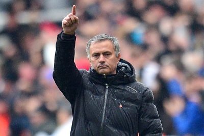 Liga Premier: Mourinho y su «coqueteo» con el PSG para presionar al United