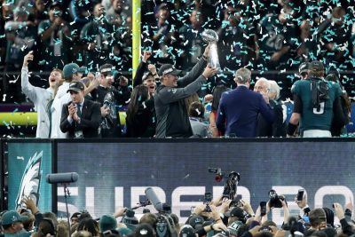 Foles y Ertz proclaman a los Filadelfia Eagles nuevos monarcas de la NFL