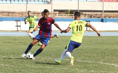 FútVe: Leonardo Adrianza: «guerreamos y luchamos cada pelota»