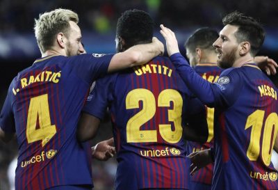 El Barcelona encarrila la eliminatoria a tropezón