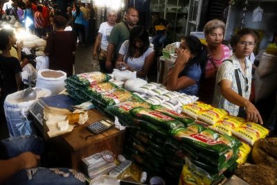 Opinión: suben más rápido los precios de alimentos que del dólar paralelo