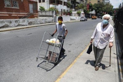 Gobierno venezolano ajusta salario mínimo en medio de galopante hiperinflación