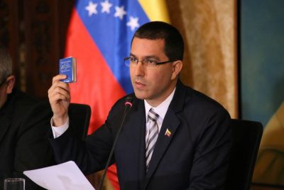 Arreaza a canciller uruguayo: Le aconsejo evitar ideologizar la política exterior de su país