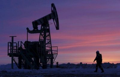 Petróleo cae por crecientes tensiones entre China y EEUU en torno a Hong Kong