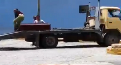En camiones trasladan las urnas en Lara por altos costos funerarios