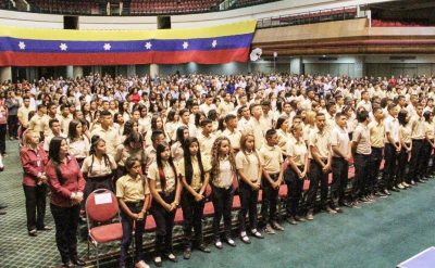 Inscripciones y actos de grado en colegios privados esperan por lineamientos del Ministerio de Educación
