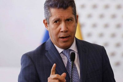 Falcón reafirma su posición de participar en las elecciones parlamentarias