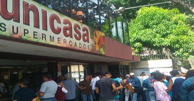 Supermercados Unicasa de la Candelaria fue cerrado por encontrar casos de COVID-19 entre sus empleados.