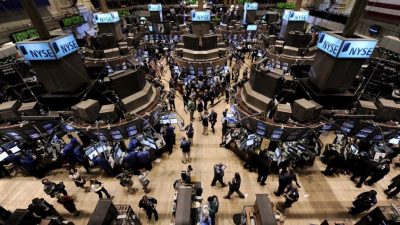 Wall Street cierra en rojo y el Dow baja 0,68 % por desempleo y crisis china