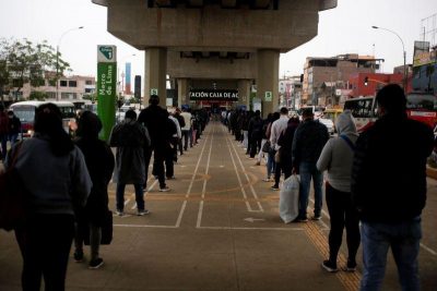 Economía peruana se derrumba 32,75 % en mayo, en medio de su peor crisis debido al coronavirus