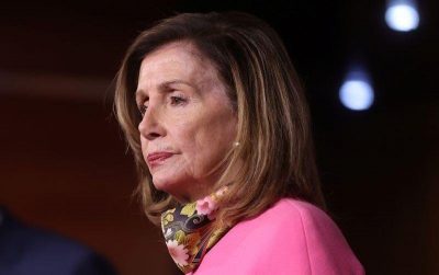 Pelosi y Mnuchin se muestran dispuestos a retomar el diálogo sobre las ayudas