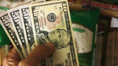 Dólar paralelo abre este viernes con caída del 0.52 por ciento
