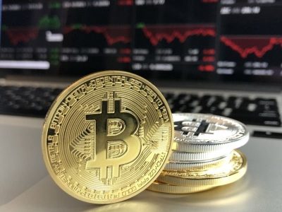 El precio de Bitcoin sube un 5 % a 13,500 dólares poco después del anuncio del estímulo del BCE