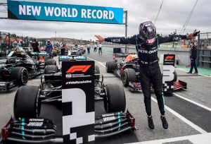 Hamilton hace historia: gana en Portugal y bate el récord de Schumacher