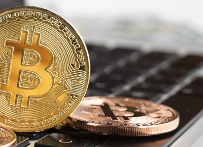 El precio del bitcoin registra la primera vela verde en 10 semanas
