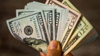 Divisa americana cierra con un leve descenso en su valor la jornada de este miércoles