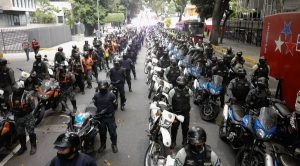Gobierno venezolano despliega operativo policial por reconversión monetaria
