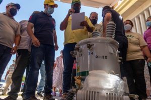 Alcalde Ramírez inicia plan de sustitución de transformadores en Maracaibo