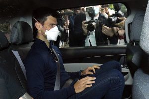 Djokovic llega a Dubái tras ser deportado de Australia
