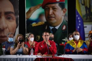 Oficialismo advierte a gobernador electo que defenderán el estado de Chávez