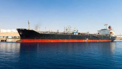 Japón liberará 7,5 millones de barriles de petróleo de sus reservas para estabilizar los precios
