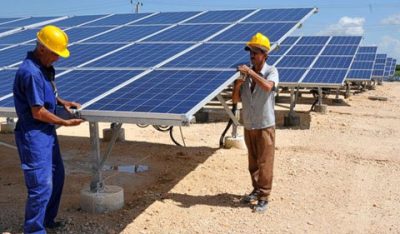 Gobierno evalúa el uso de energía solar para estabilizar sistema eléctrico