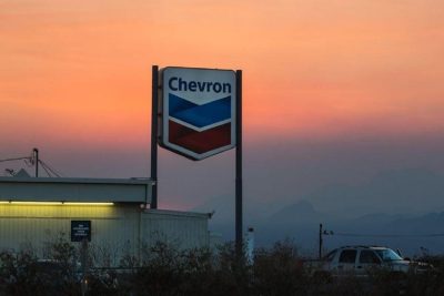 EE.UU. autoriza a Chevron volver a operar en Venezuela tras reanudación del diálogo entre gobierno y oposición