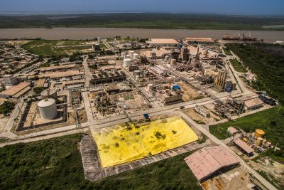 Gobierno nacional venderá Monómeros a empresa colombiana por 300 millones de dólares