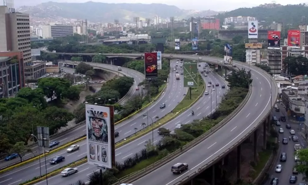 Desde este domingo 23 de febrero, varias vías de Caracas, incluida la Gran Autopista Cacique Guaicaipuro, permanecerán cerradas parcialmente debido a labores de mantenimiento.