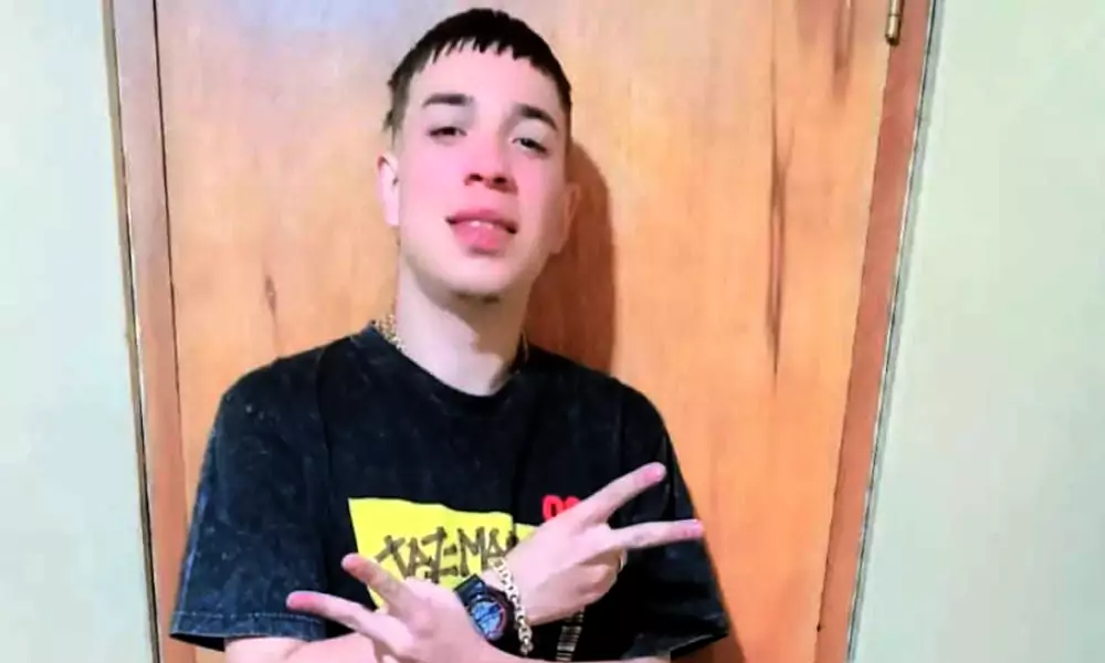 Hugo Enrique Perozo Rincón, joven venezolano de 23 años, desapareció en Medellín el pasado 5 de abril, tras arribar desde Perú con la intención de regresar a su país. Sus familiares, que lo esperaban en Venezuela, piden ayuda para dar con su paradero.