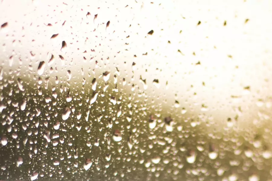 El Instituto Nacional de Meteorología e Hidrología (INAMEH) pronostica para este lunes 27 de octubre de 2025 un incremento de la nubosidad con lluvias dispersas y posible actividad eléctrica en varias regiones del país, un patrón meteorológico influenciado principalmente por el poderoso Huracán Melissa, de categoría 4, ubicado en el Mar Caribe.