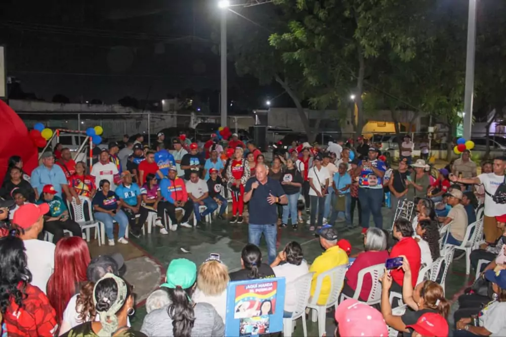 El alcalde Gian Carlo Di Martino creó la Dirección General del Poder Comunal en Maracaibo, designando a Beici Petit como su titular. La instancia impulsará la renovación y fortalecimiento de comunas y consejos comunales, en coordinación con políticas nacionales y locales.