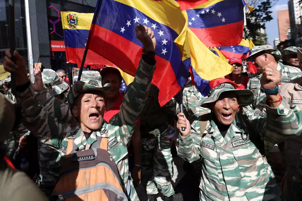 El presidente Nicolás Maduro incorporó este jueves a la Milicia Nacional Bolivariana en los Cuadrantes de Paz, con despliegue en más de 5.300 comunidades, en respuesta a lo que calificó como «amenazas permanentes» de Estados Unidos.