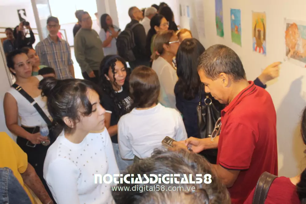 El Centro de Bellas Artes Ateneo de Maracaibo inauguró este sábado 23 de agosto de 2025 la Muestra Anual de los Talleres de Dibujo y Pintura en la sala Pequeño Formato, donde estudiantes de distintas edades expusieron sus obras como reflejo de talento, disciplina y creatividad.