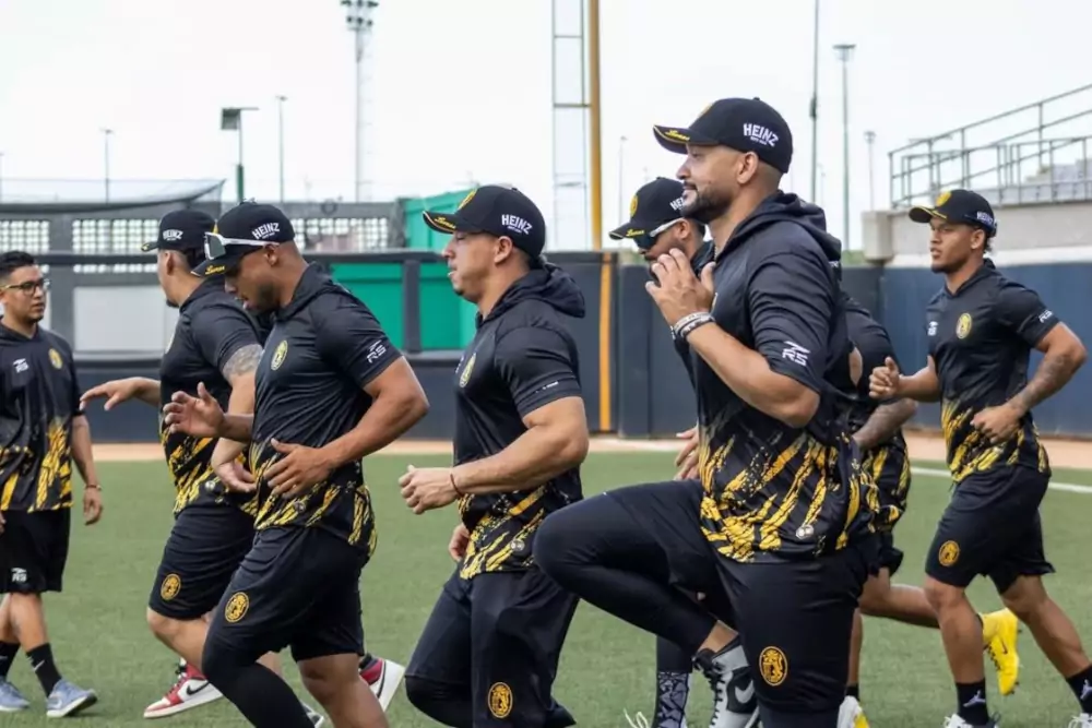 Leones del Caracas inició este sábado su minicamp en el Estadio Jorge Luis García Carneiro de Macuto con 24 peloteros, entre ellos lanzadores recuperados de lesiones, además de la incorporación de técnicos y directivos que acompañarán al equipo en la temporada 2025-2026.