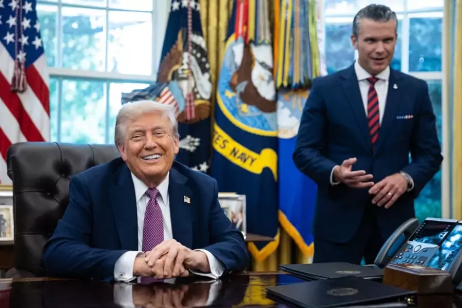 El presidente de EE. UU., Donald Trump, planea informar al Congreso sobre posibles operaciones militares terrestres contra el narcotráfico en Venezuela y Colombia, según adelantó este domingo el senador republicano Lindsey Graham.