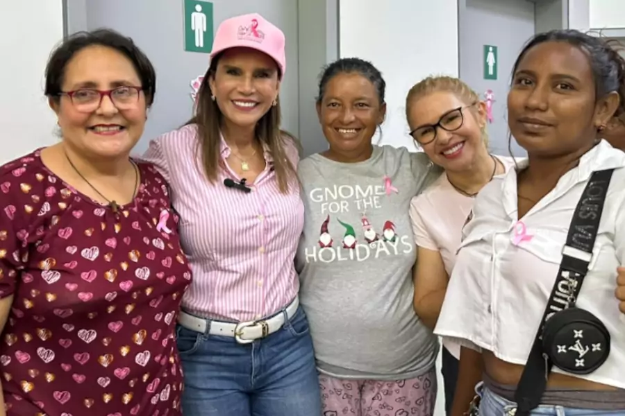Más de cien mujeres recibieron atención médica gratuita para la detección temprana de cáncer de mama y cuello uterino en el ambulatorio Maracaibo Oeste, en una iniciativa de la Alcaldía de Maracaibo que se repitió cada jueves de octubre en distintos centros de salud municipales, en el marco del «Mes Rosa» de concienciación mundial.