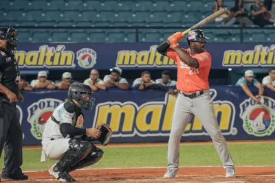 Águilas vencen a Bravos y logran segundo triunfo en postemporada
