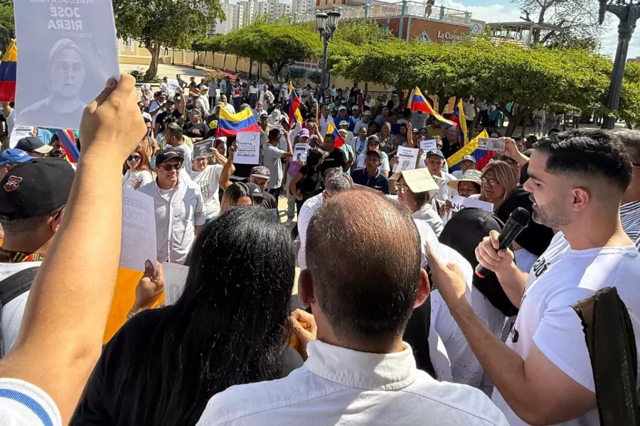 Habitantes de Maracaibo se concentraron este viernes 23 de enero en el populoso sector Santa Lucía para demandar la excarcelación inmediata de los ciudadanos detenidos por motivos políticos en el país.