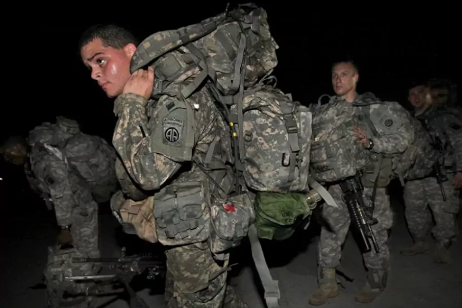 El Departamento de Defensa estadounidense ordenó este martes movilizar a dos mil paracaidistas hacia Oriente Medio, en un esfuerzo por ampliar el margen de maniobra del presidente Donald Trump.