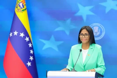Venezuela: Delcy Rodríguez anuncia aumento salarial para mayo