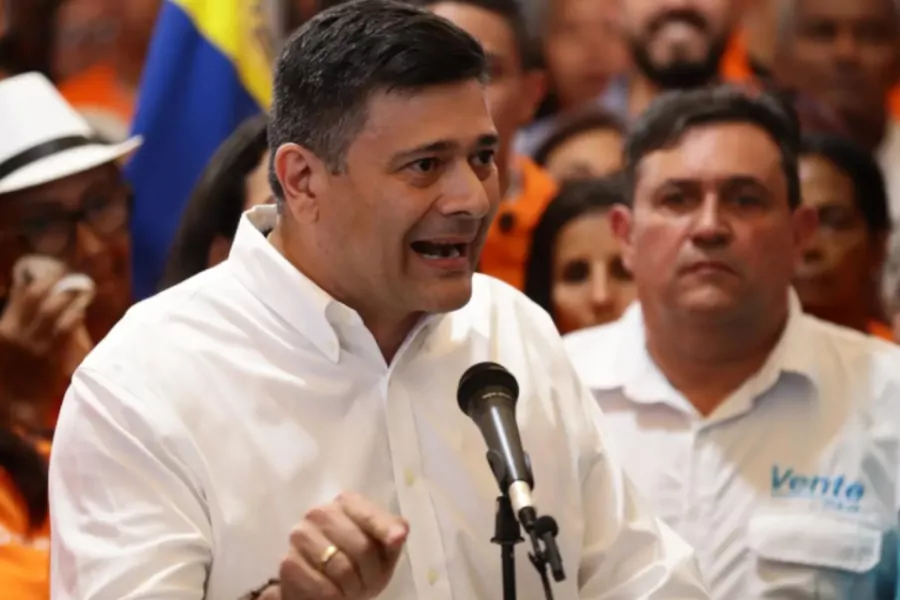 Freddy Superlano, dirigente político y exparlamentario, consignó este miércoles un documento ante la Oficina del Alto Comisionado de las Naciones Unidas para los Derechos Humanos en Caracas, con el fin de exigir la verificación presencial de la crisis penitenciaria nacional.