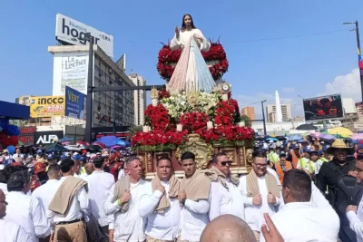 Maracaibo: Multitud pide por Venezuela en procesión de la Misericordia