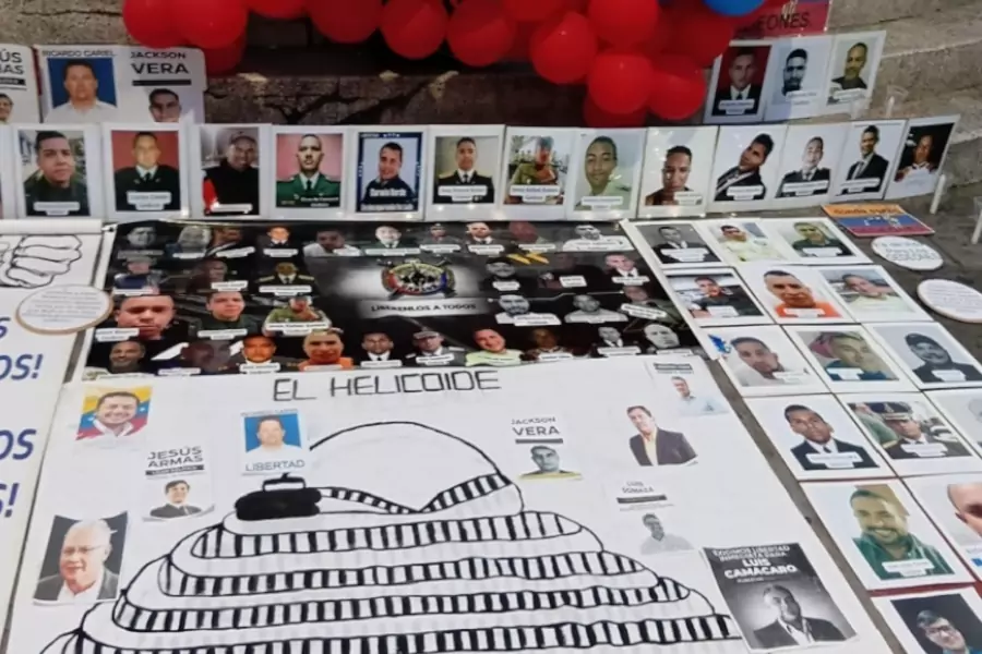La organización no gubernamental Cofavic calificó este miércoles como una demanda «legítima y de carácter urgente» la liberación de todas las personas detenidas por motivos políticos en Venezuela.
La institución advirtió que cualquier medida de gracia resulta incompleta mientras persistan las aprehensiones arbitrarias en el territorio nacional.