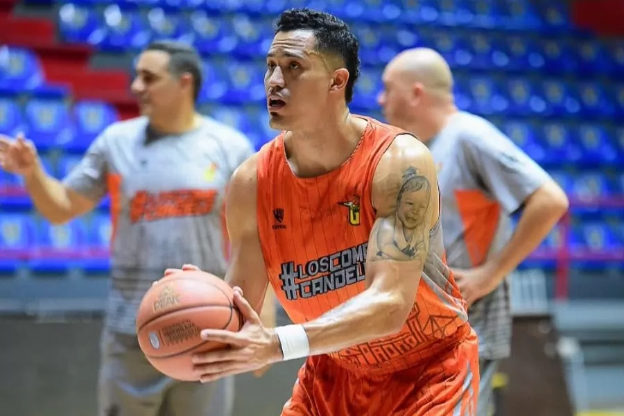 El baloncestista Windi Graterol se integró formalmente a los entrenamientos de Gaiteros del Zulia BBC desde este lunes, bajo la dirección técnica de Julio Duquela en Maracaibo. El experimentado jugador se prepara para hacer su debut en el primer encuentro de la serie semifinal frente a Marinos de Anzoátegui, pautado para este jueves veintiocho.