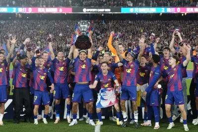 Barcelona se regala un clásico que vale una Liga