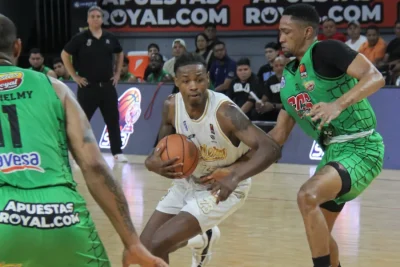 SPB: Triple milagroso de Jhonder Gómez silencia a Gaiteros 81-78