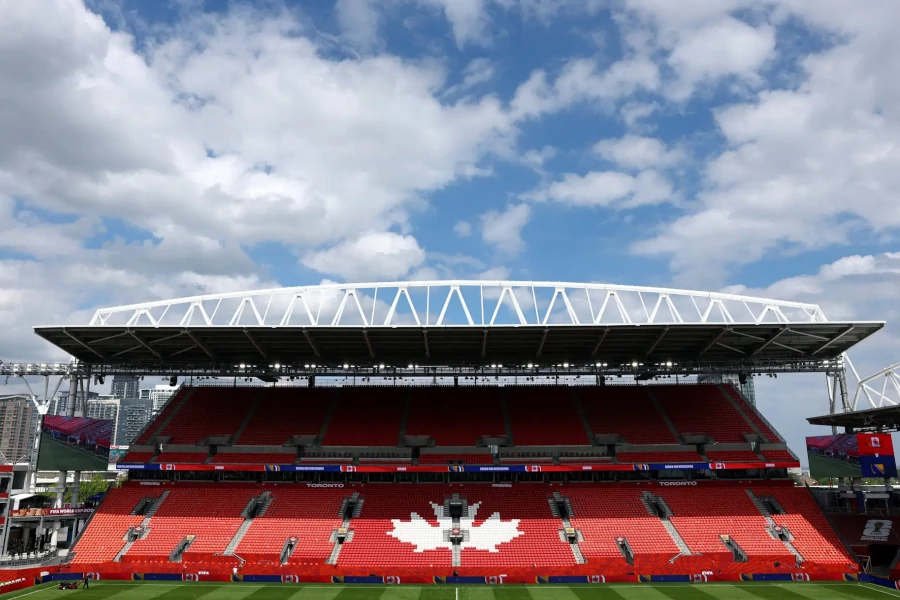Se suponía que esto iba a ser diferente. Cuando en el verano de 2018 se adjudicó la Copa del Mundo de este año a Estados Unidos, México y Canadá, tanto los líderes mundiales como los responsables del fútbol hicieron hincapié en un tema fundamental: la unidad.«Es una oportunidad para unir al mundo y destacar lo bien que funcionan las cosas entre Canadá, México y Estados Unidos», dijo Justin Trudeau, primer ministro de Canadá en aquel momento.